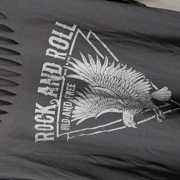 SOCIAL SCENE Women's 3X Relaxed Fit Slashed Rock & Roll Top - Picture 2 of 4